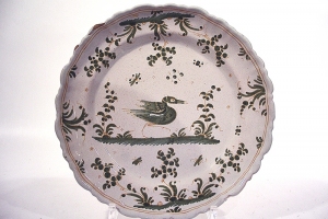 Assiette, faïence de Moustiers, XVIIIe siècle