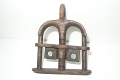 Poucettes, accessoire d’entrave, fer, XIXe siècle